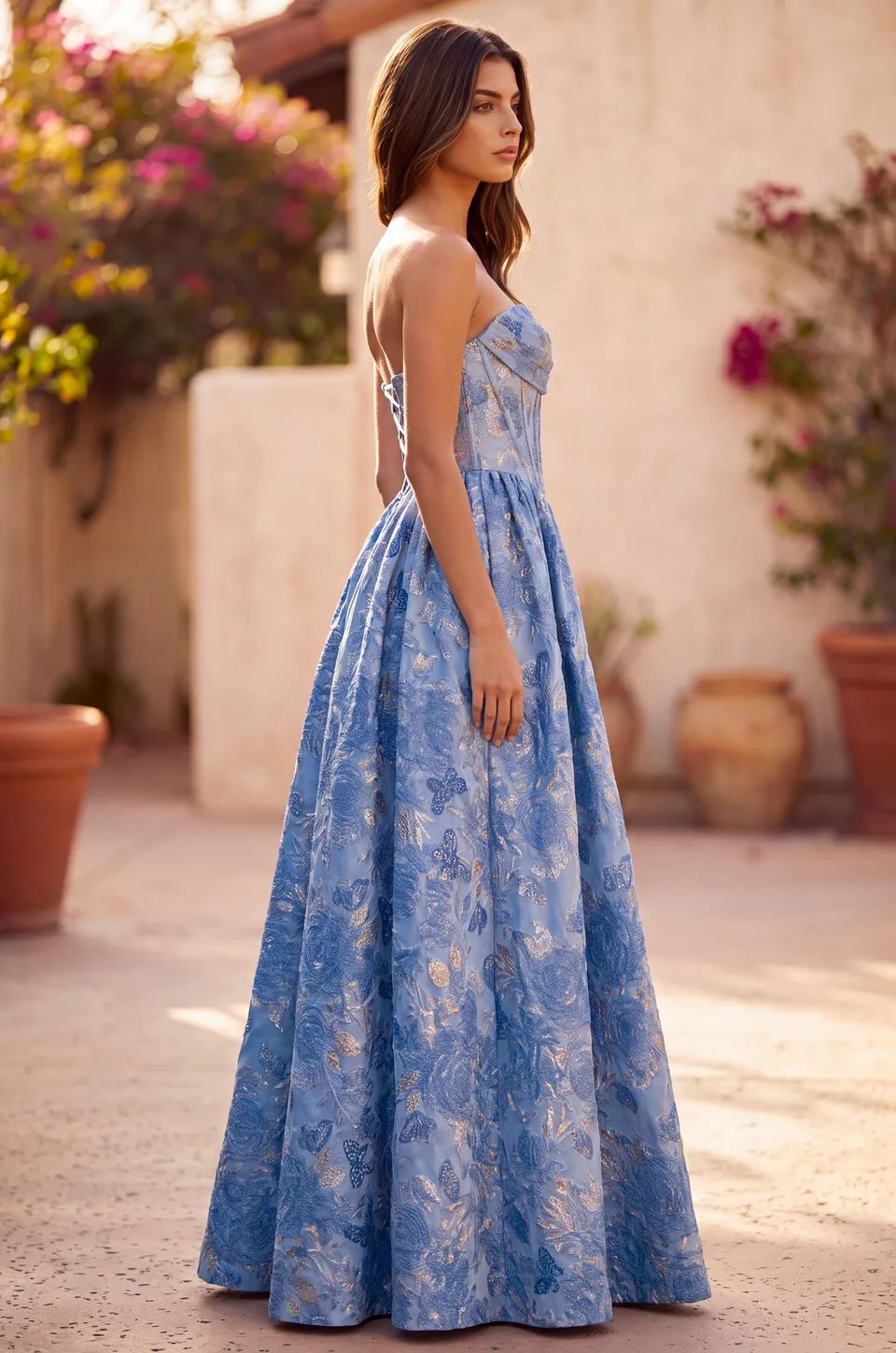 Vestido de gala de jacquard floral con corsé y detalle metálico — Azul París 3