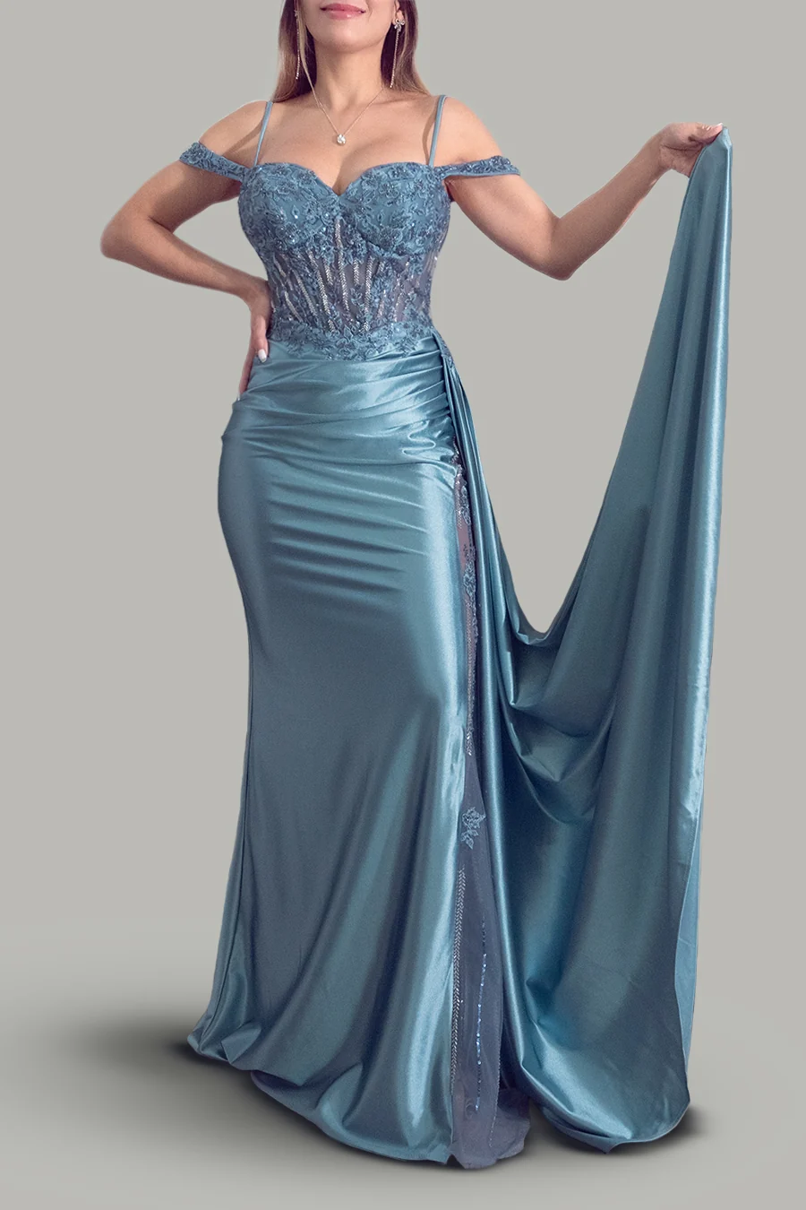 Vestido de satín con corsé y cola lateral — Azul acero