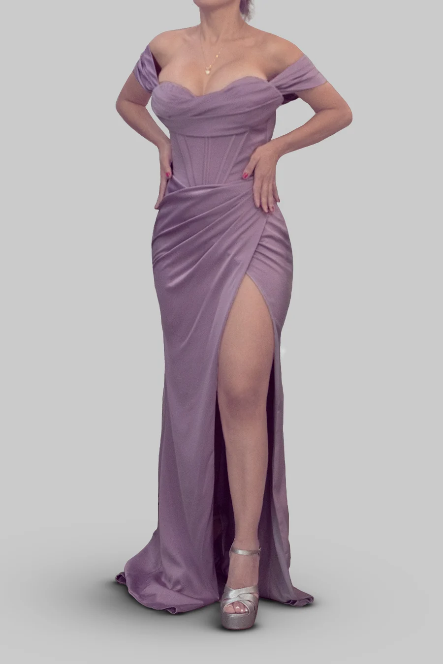 Vestido drapeado con hombros caídos y abertura — Lila