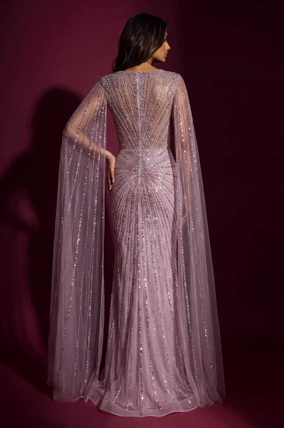 Vestido de gala con capa de pedrería y silueta de sirena — Rosa 2
