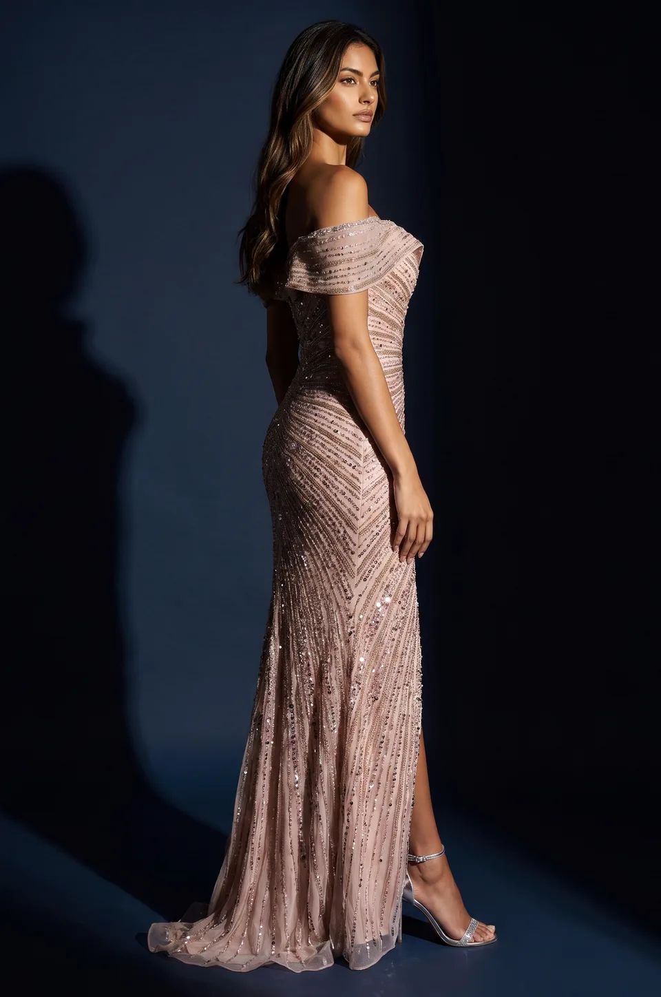 Vestido de gala con lentejuelas y pedrería completa — Rosa 3