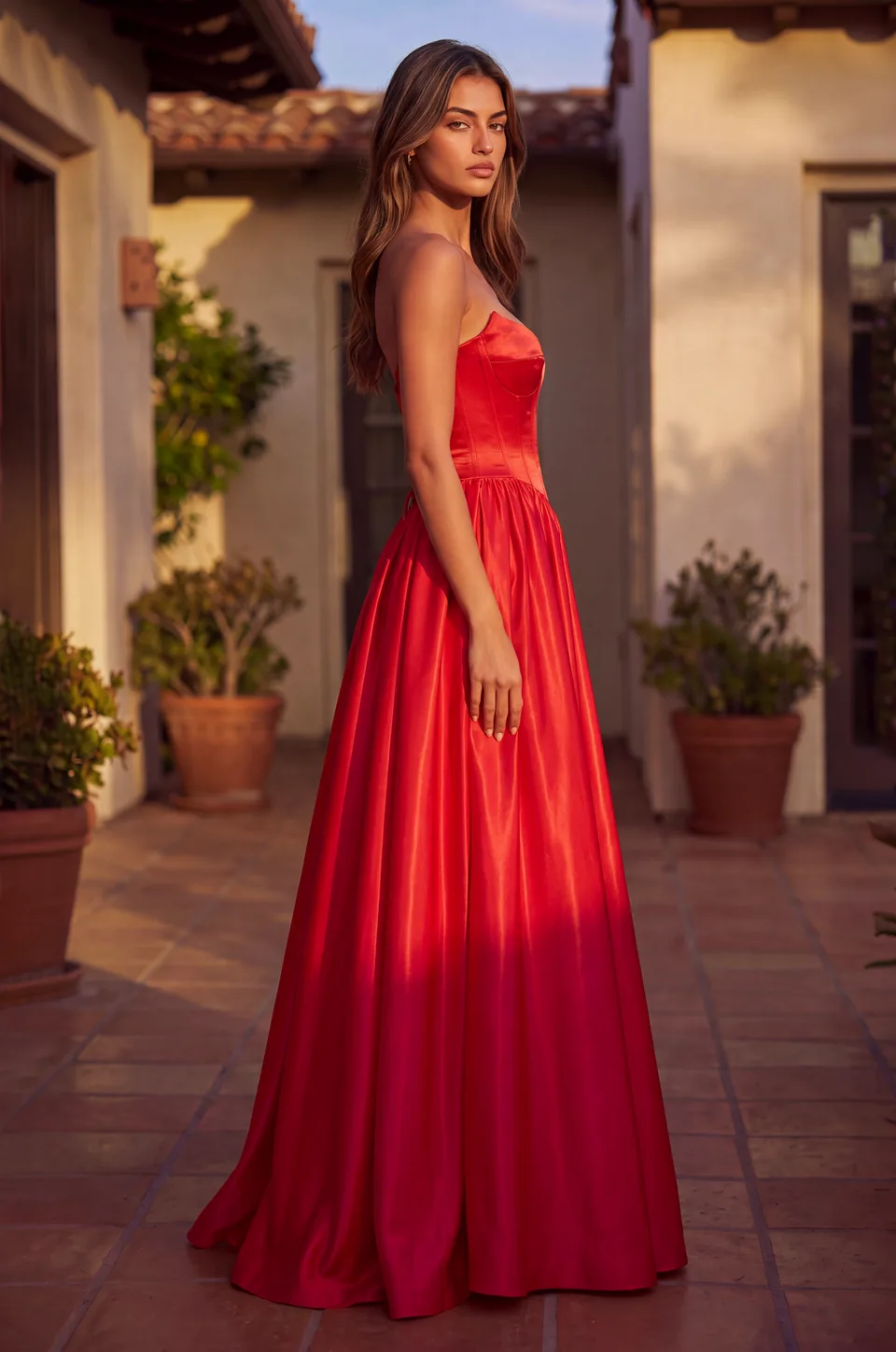 Vestido de gala de satín con corsé de cintura baja y bolsillos — Rojo 3