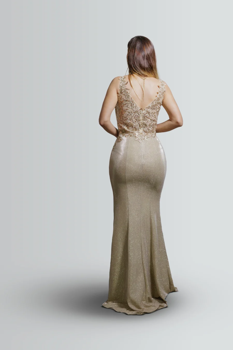 Vestido brillante con cuerpo bordado de pedrería — Dorado 3