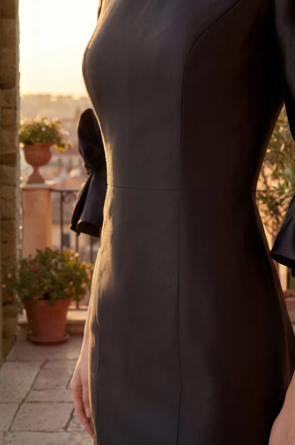 Vestido de cóctel de crepé midi con cuello joya y moño — Negro 4