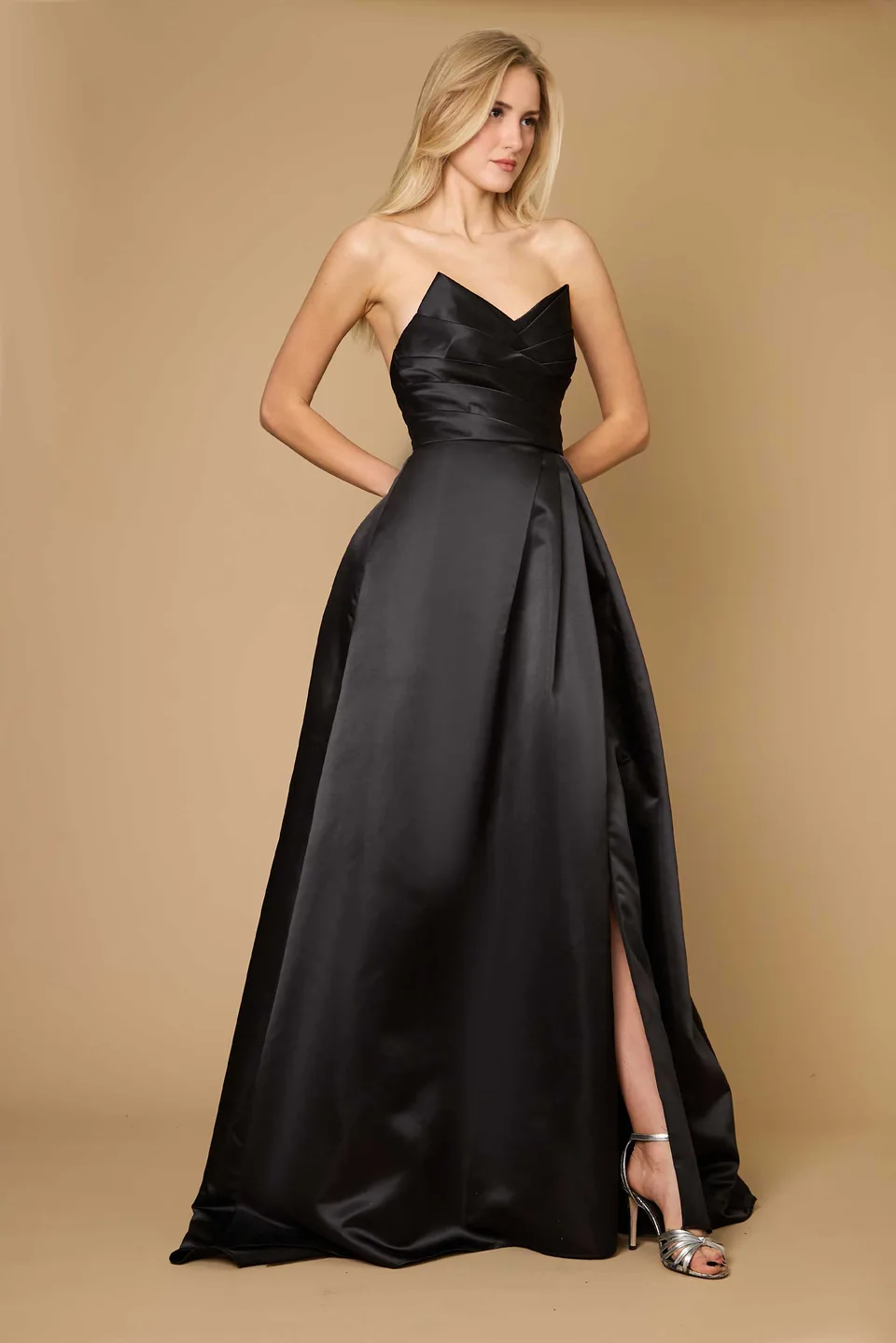 Vestido de bailarina negro de satín sin tirantes — Negro