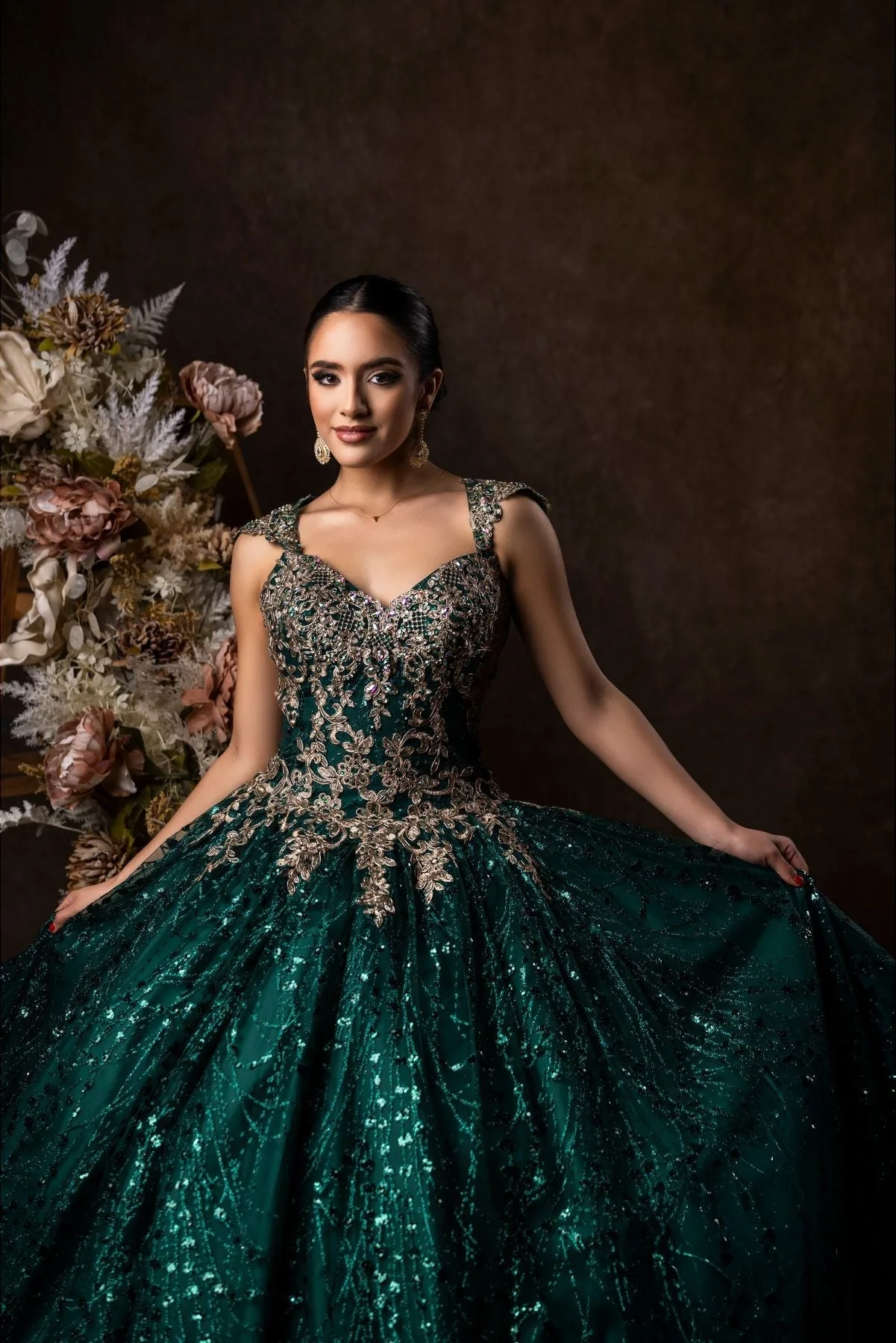 Vestido de quinceañera con mangas cortas y apliques — Verde cazador 3