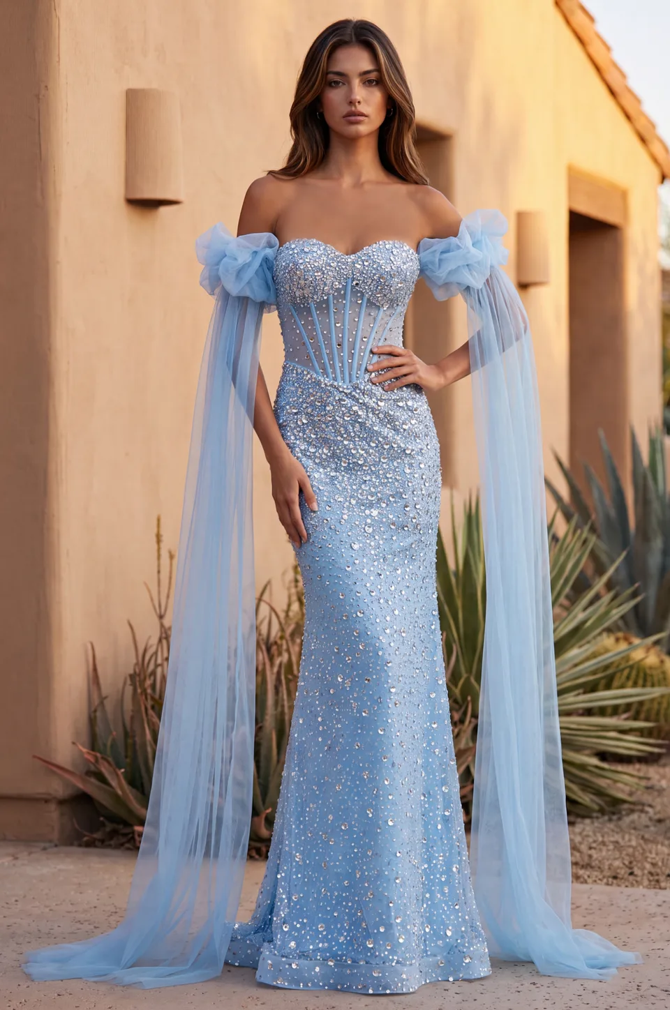 Vestido de gala con pedrería y mangas capa — Azul polvoriento