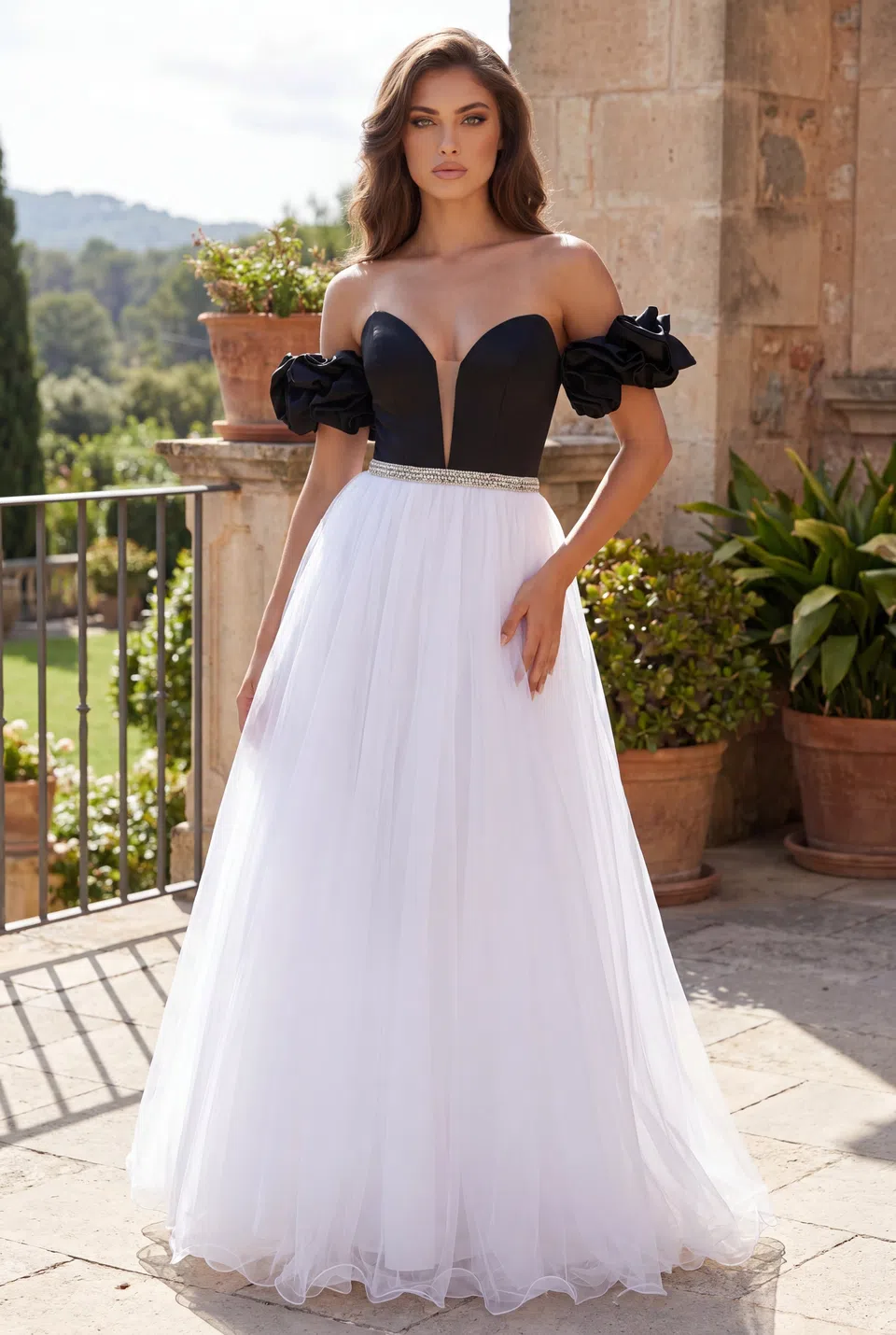 Vestido de bailarina con hombros caídos y cinturón de pedrería — Negro / blanco