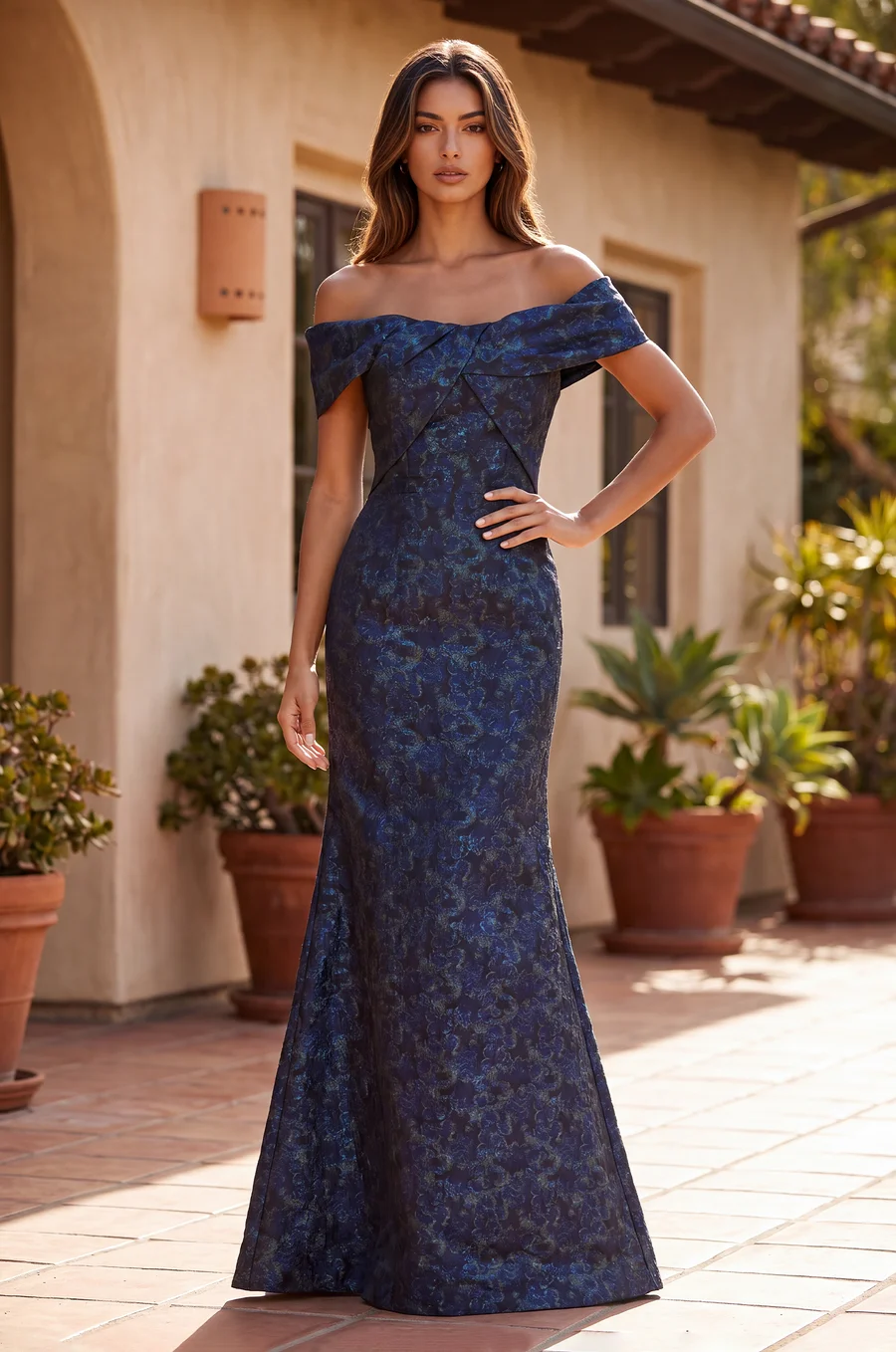 Vestido de sirena de jacquard floral con hombros caídos — Azul marino