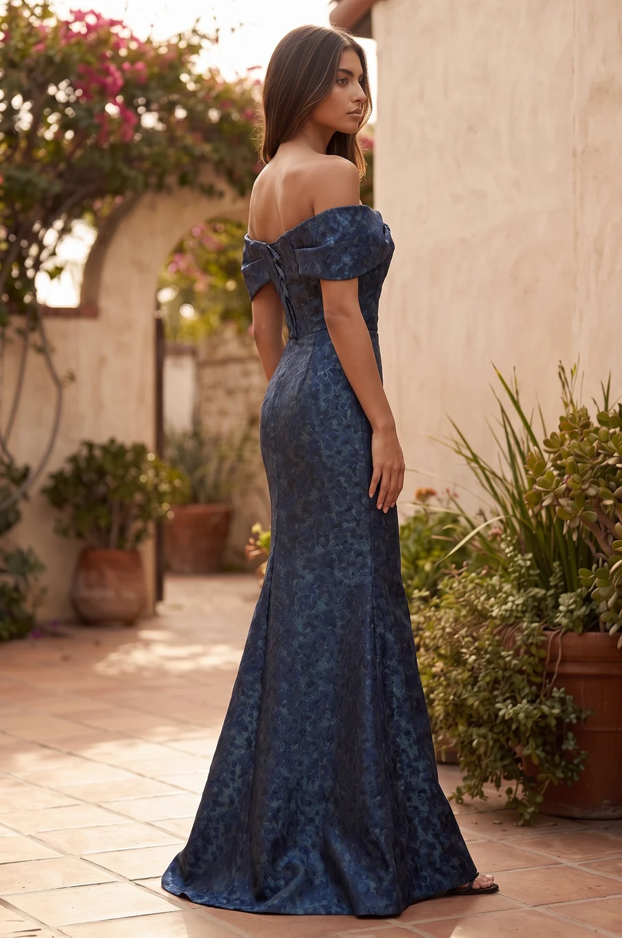 Vestido de sirena de jacquard floral con hombros caídos — Azul marino 3