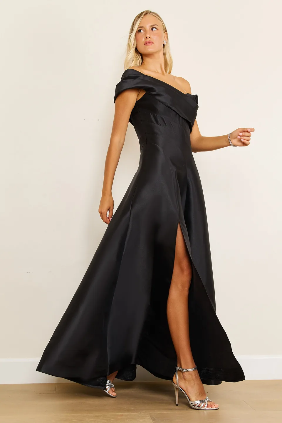 Vestido de bailarina de satín con un hombro — Negro 3
